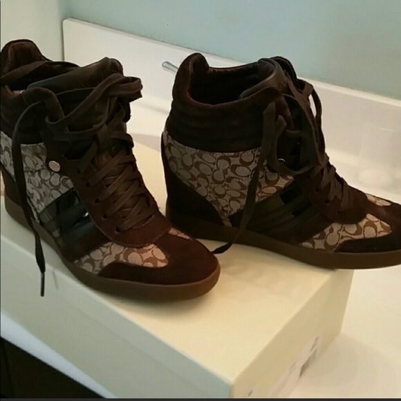 Coach suede wedges NWT - Picture 3 of 4